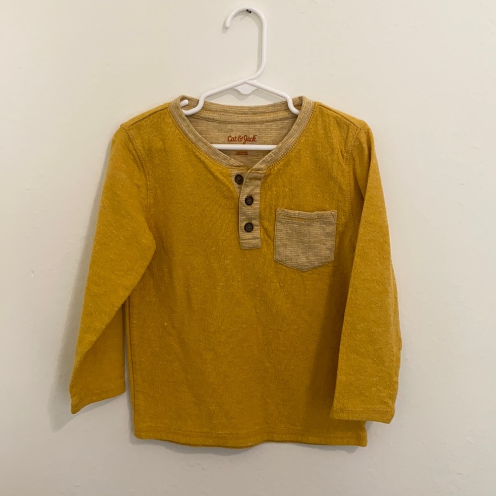 Boys long sleeve shirt size 5T